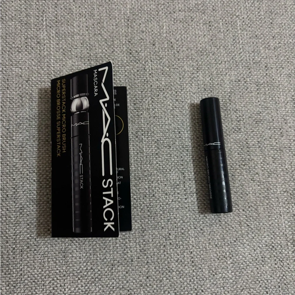 5 items x $25 mini MAC máscara Stack nwt